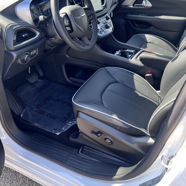 2026 Chrysler Pacifica Limited Herrin IL