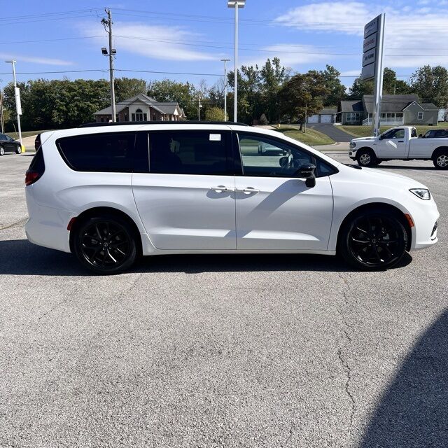 2026 Chrysler Pacifica Limited Herrin IL