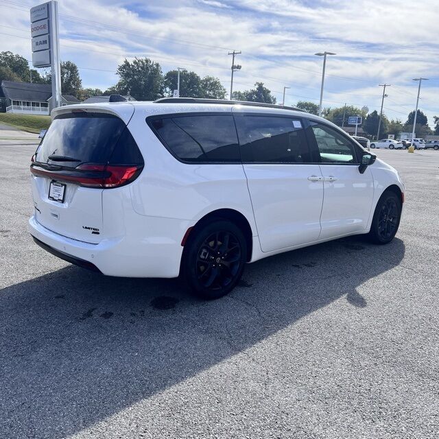 2026 Chrysler Pacifica Limited Herrin IL