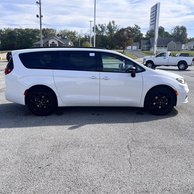 2026 Chrysler Pacifica Limited Herrin IL