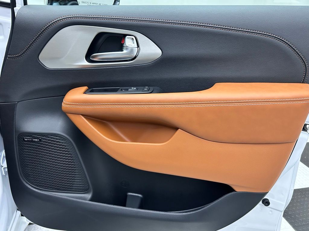 2026 Chrysler Pacifica Pinnacle Portland OR