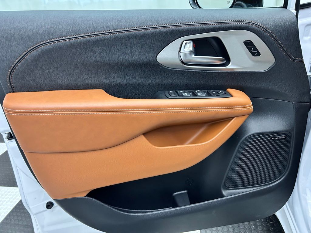 2026 Chrysler Pacifica Pinnacle Portland OR