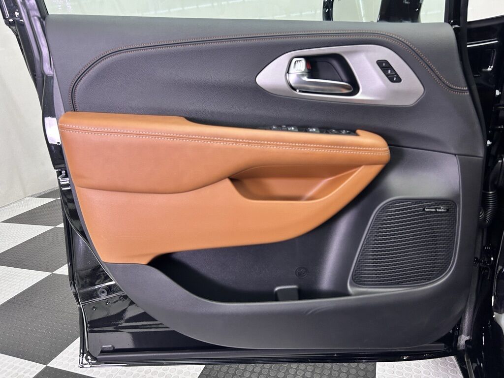 2026 Chrysler Pacifica Pinnacle Portland OR