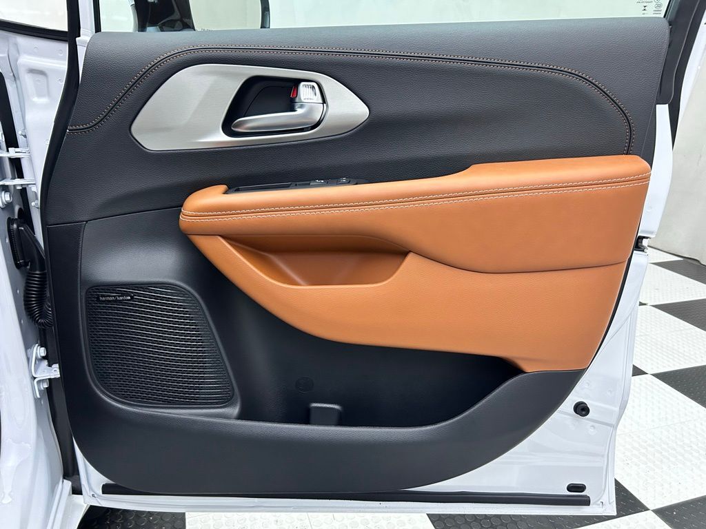 2026 Chrysler Pacifica Pinnacle Portland OR