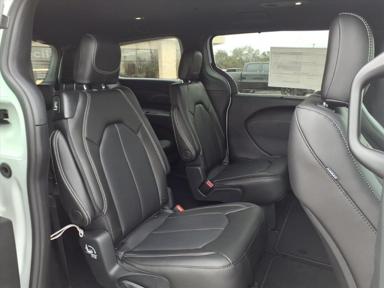 2026 Chrysler Pacifica Select Uvalde TX