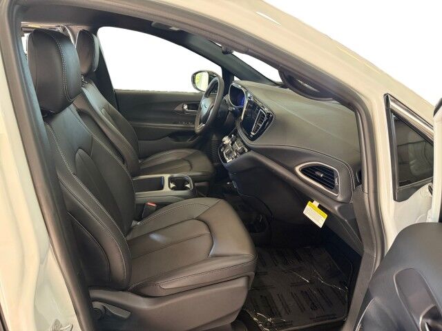 2026 Chrysler Pacifica Select Burnet TX