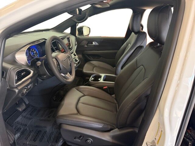 2026 Chrysler Pacifica Select Burnet TX