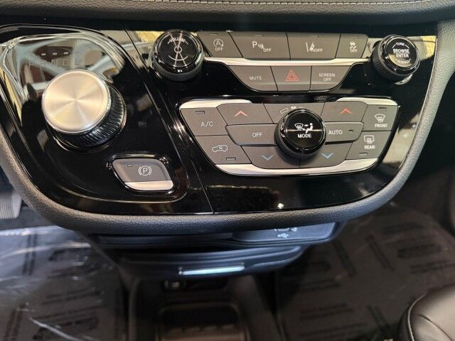 2026 Chrysler Pacifica Select Burnet TX