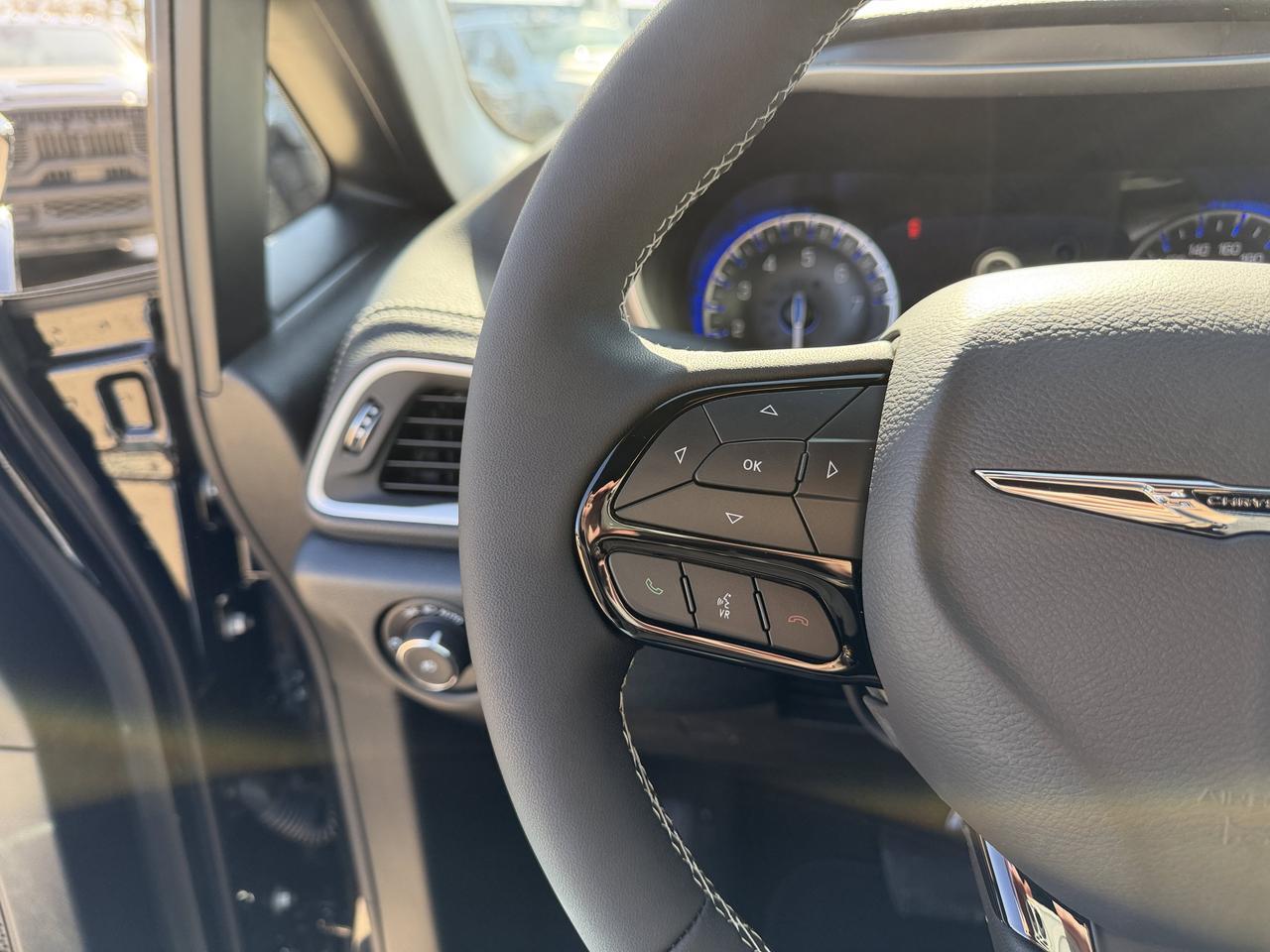 2026 Chrysler Pacifica Select AWD | Diamond Black Crystal Pearl | Pentastar V6 | S Appearance Package | 20IN Wheels Redwater AB