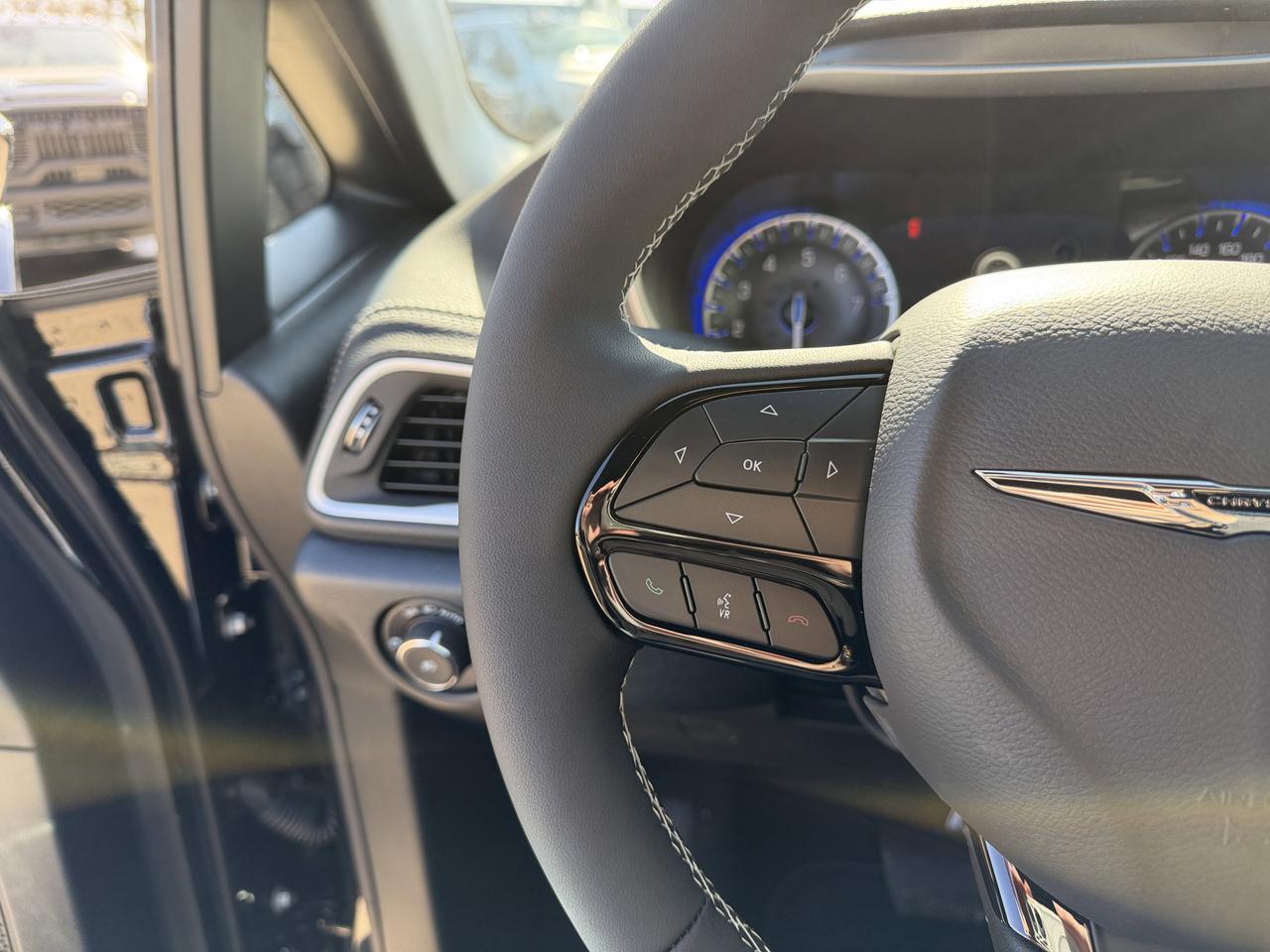 2026 Chrysler Pacifica Select AWD | Diamond Black Crystal Pearl | Pentastar V6 | S Appearance Package | 20IN Wheels Redwater AB