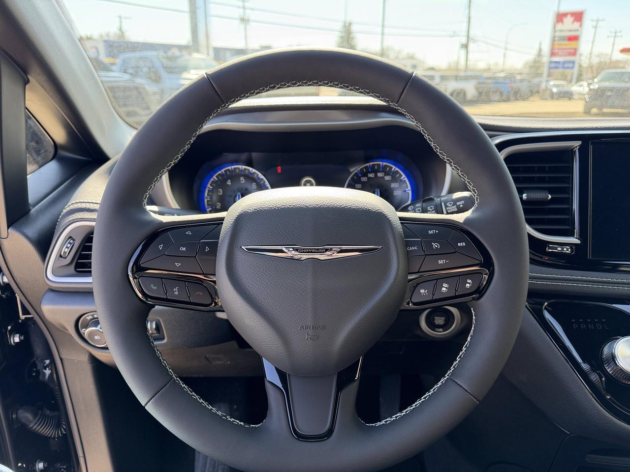 2026 Chrysler Pacifica Select AWD | Diamond Black Crystal Pearl | Pentastar V6 | S Appearance Package | 20IN Wheels Redwater AB