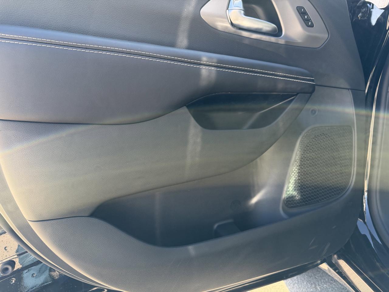 2026 Chrysler Pacifica Select AWD Redwater AB