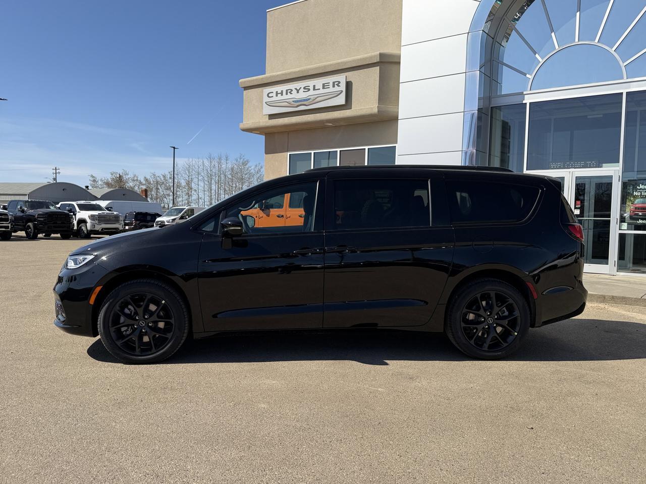 2026 Chrysler Pacifica Select AWD Redwater AB