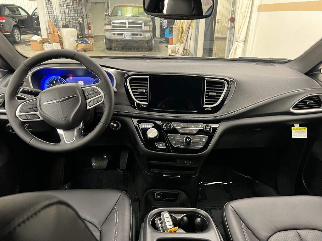 2026 Chrysler Pacifica Select Bozeman MT