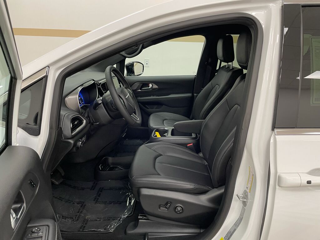 2026 Chrysler Pacifica Select Bozeman MT