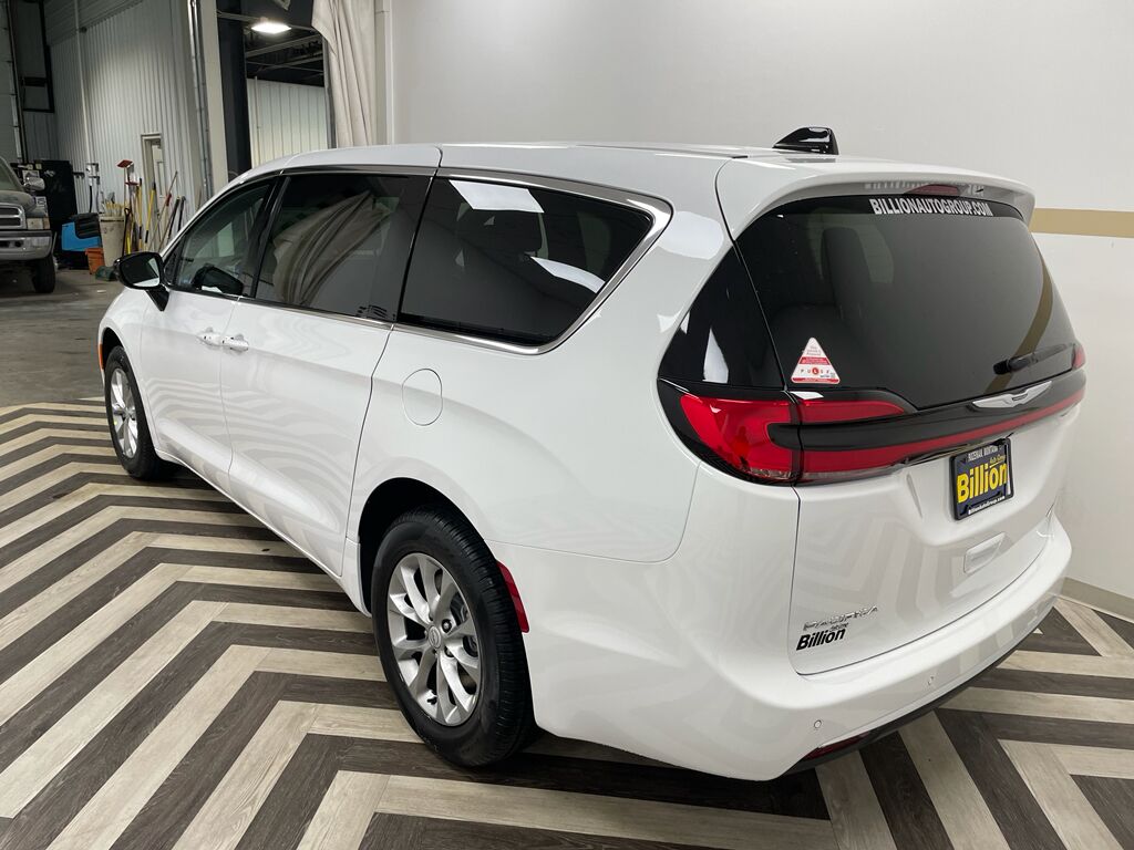 2026 Chrysler Pacifica Select Bozeman MT