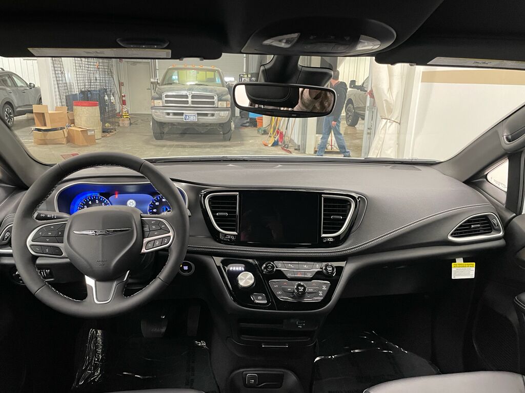 2026 Chrysler Pacifica Select Bozeman MT