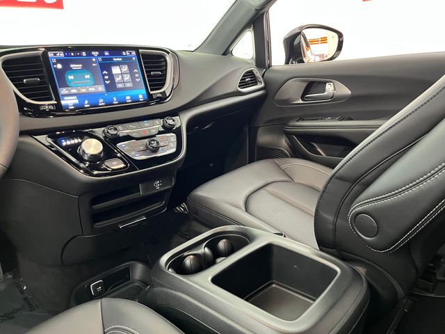 2026 Chrysler Pacifica Select Carrollton TX