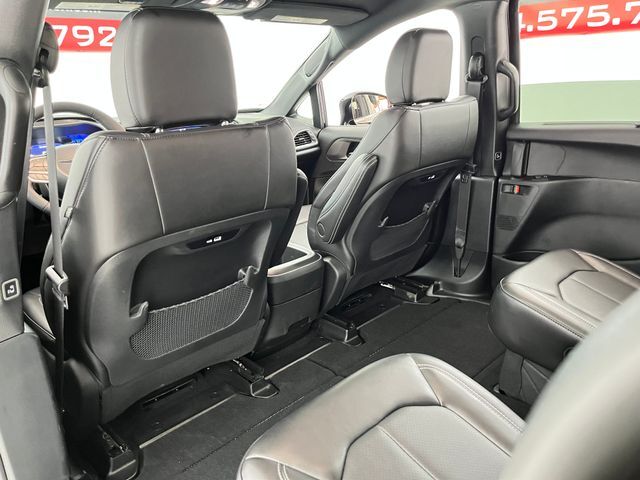 2026 Chrysler Pacifica Select Carrollton TX