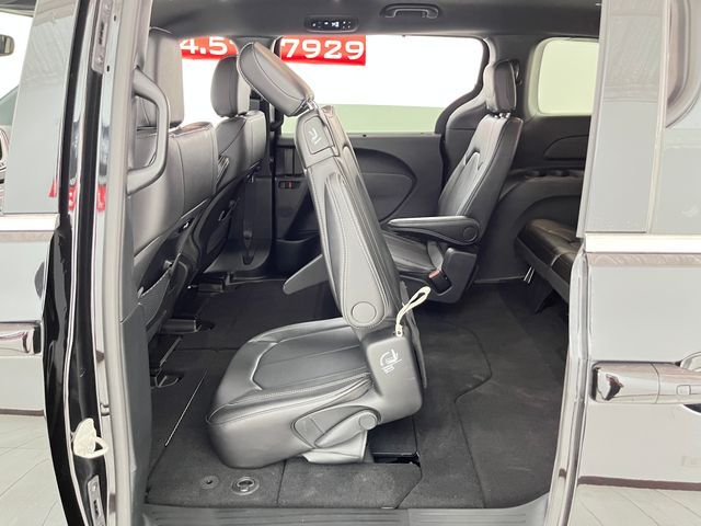 2026 Chrysler Pacifica Select Carrollton TX