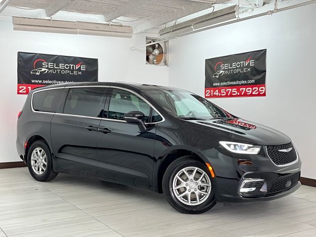 2026 Chrysler Pacifica Select Carrollton TX