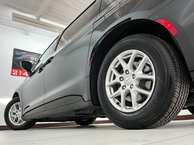 2026 Chrysler Pacifica Select Carrollton TX