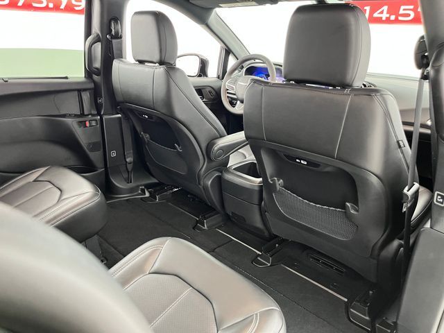 2026 Chrysler Pacifica Select Carrollton TX