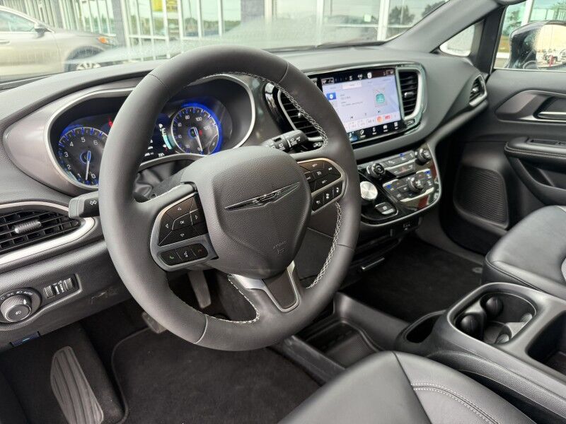 2026 Chrysler Pacifica Select Collinsville OK