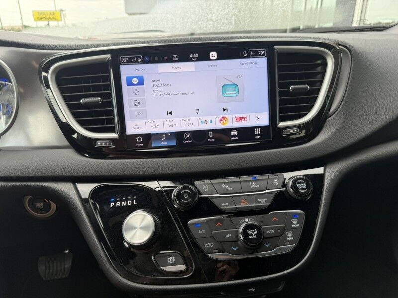 2026 Chrysler Pacifica Select Collinsville OK