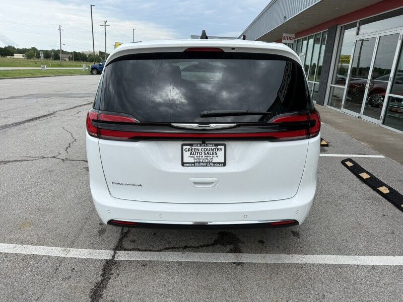 2026 Chrysler Pacifica Select Collinsville OK