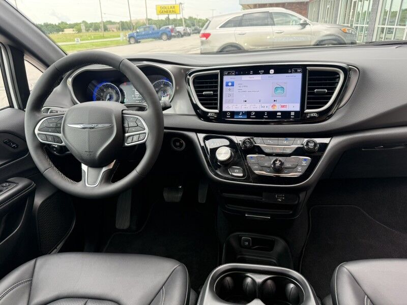 2026 Chrysler Pacifica Select Collinsville OK