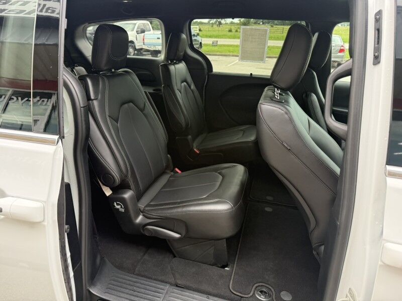 2026 Chrysler Pacifica Select Collinsville OK