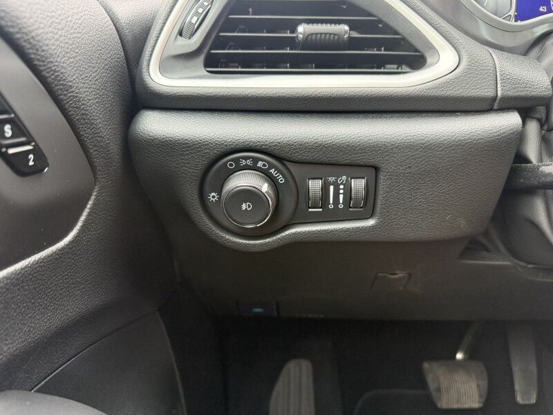 2026 Chrysler Pacifica Select Collinsville OK