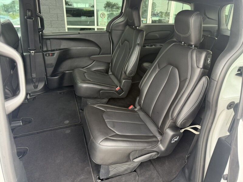 2026 Chrysler Pacifica Select Collinsville OK