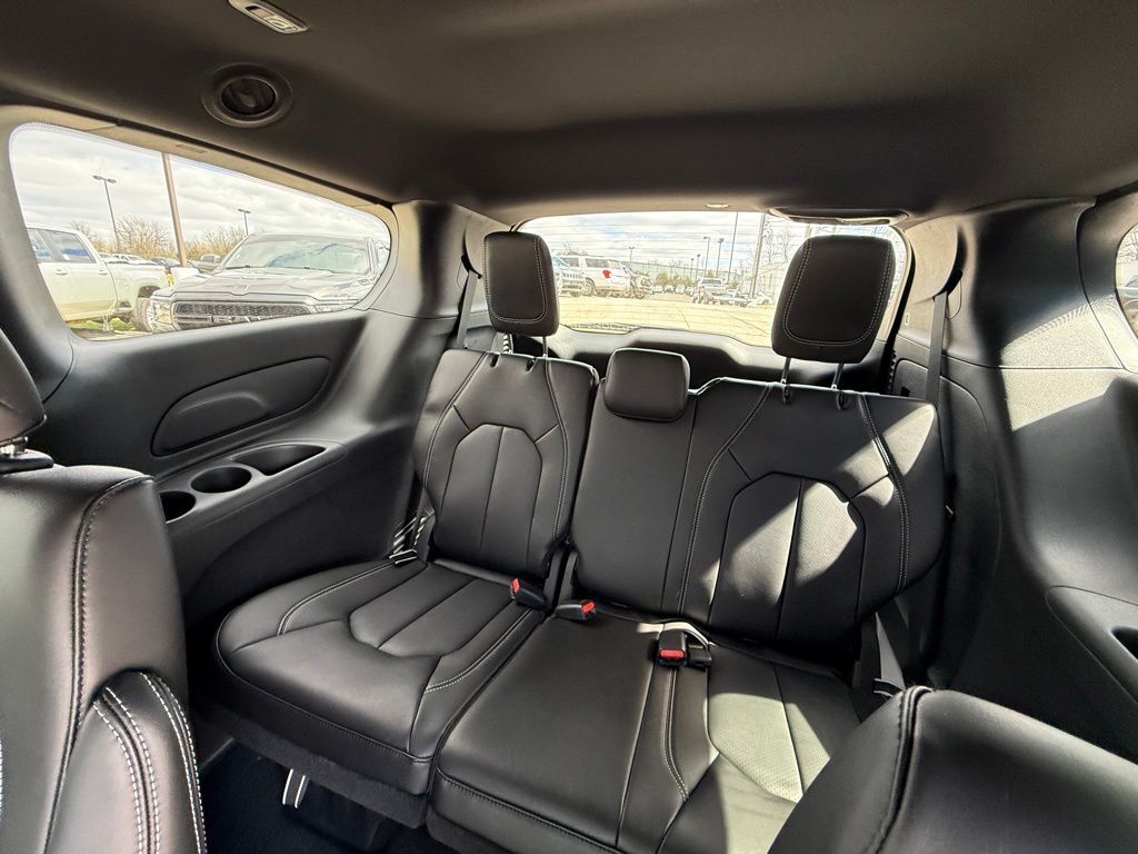 2026 Chrysler Pacifica Select Crestwood KY