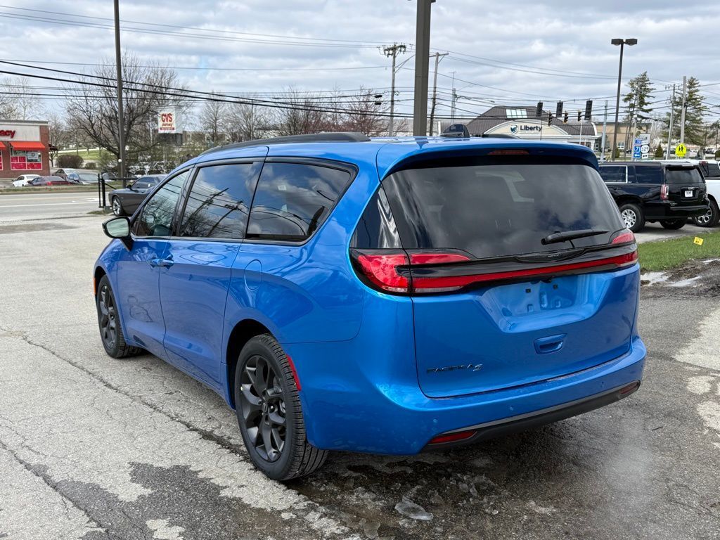 2026 Chrysler Pacifica Select Crestwood KY