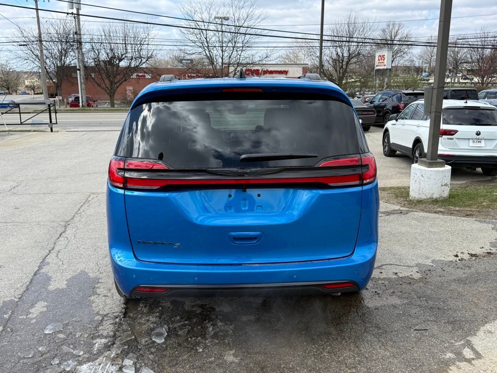 2026 Chrysler Pacifica Select Crestwood KY