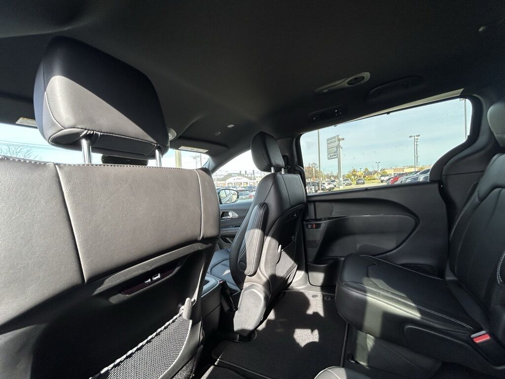 2026 Chrysler Pacifica Select Crestwood KY