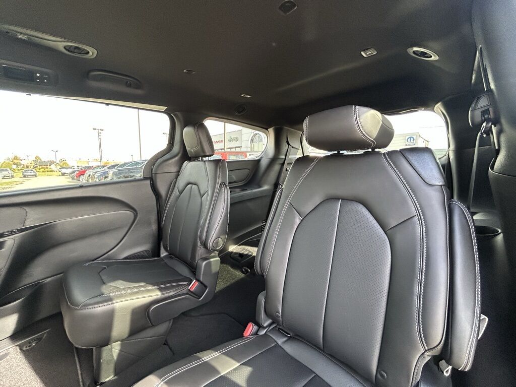 2026 Chrysler Pacifica Select Crestwood KY