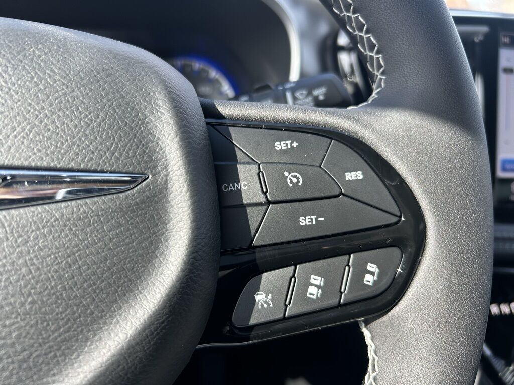 2026 Chrysler Pacifica Select Crestwood KY