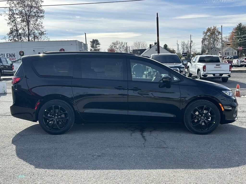 2026 Chrysler Pacifica Select Crestwood KY