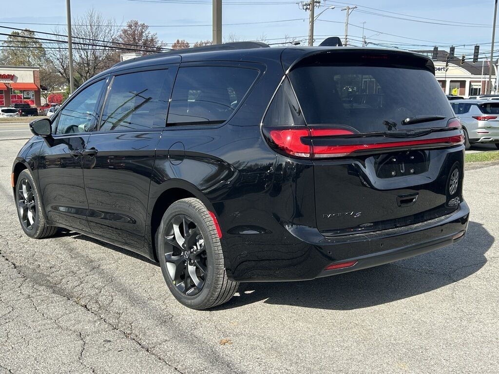 2026 Chrysler Pacifica Select Crestwood KY