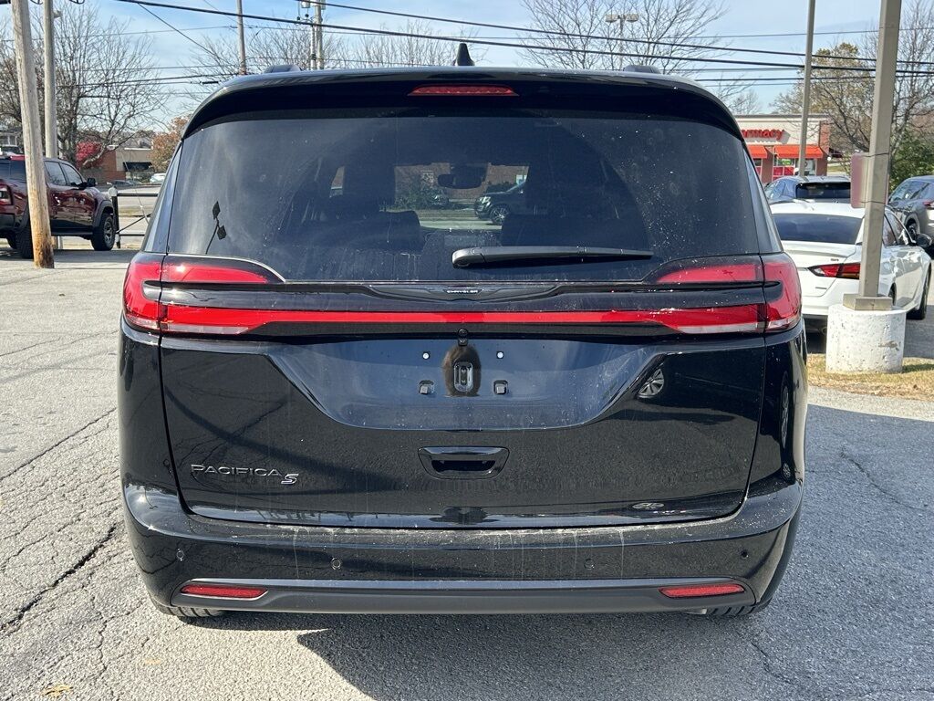2026 Chrysler Pacifica Select Crestwood KY