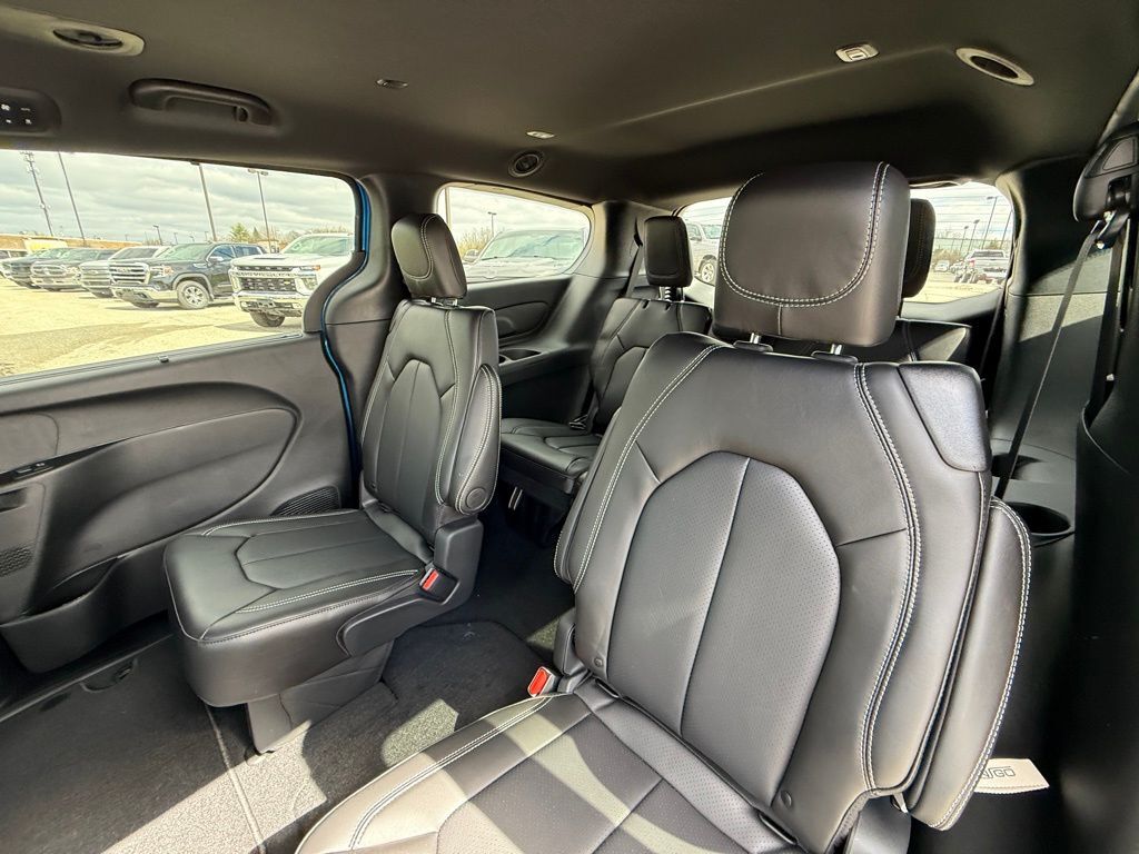 2026 Chrysler Pacifica Select Crestwood KY