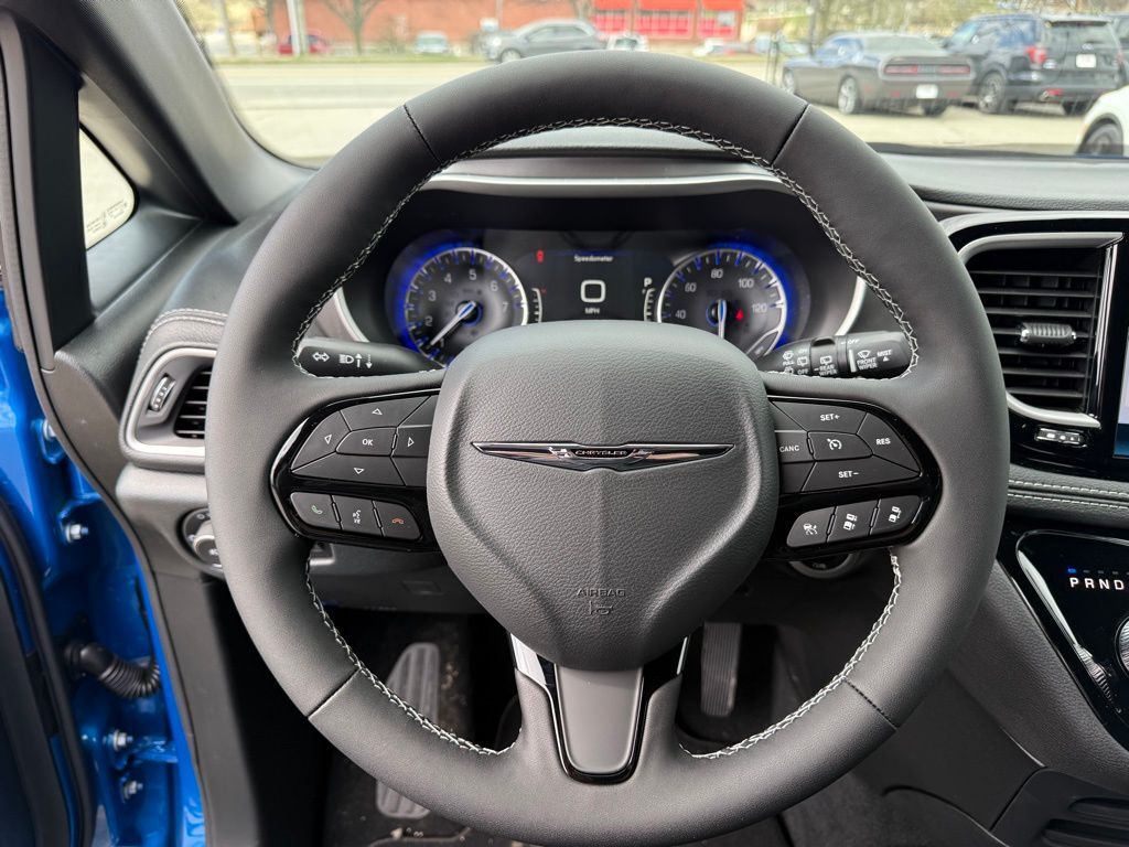 2026 Chrysler Pacifica Select Crestwood KY