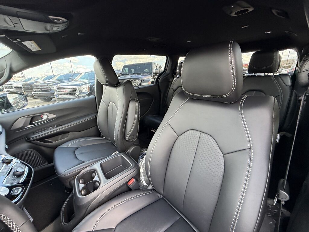 2026 Chrysler Pacifica Select Crestwood KY