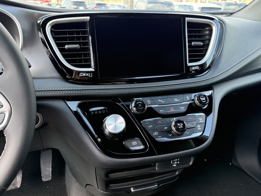 2026 Chrysler Pacifica Select Crestwood KY