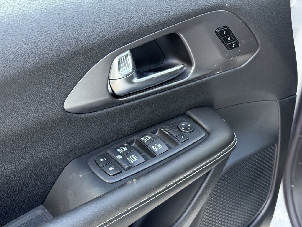 2026 Chrysler Pacifica Select Crestwood KY