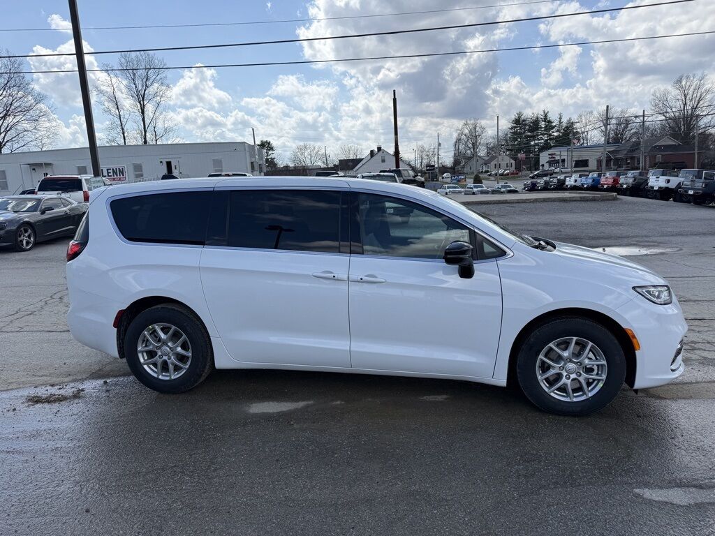 2026 Chrysler Pacifica Select Crestwood KY