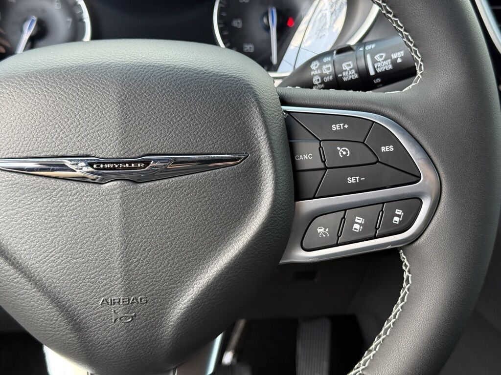 2026 Chrysler Pacifica Select Crestwood KY